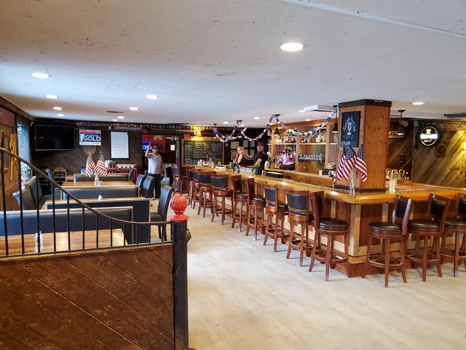 Snow Shoe Lodge & Pub