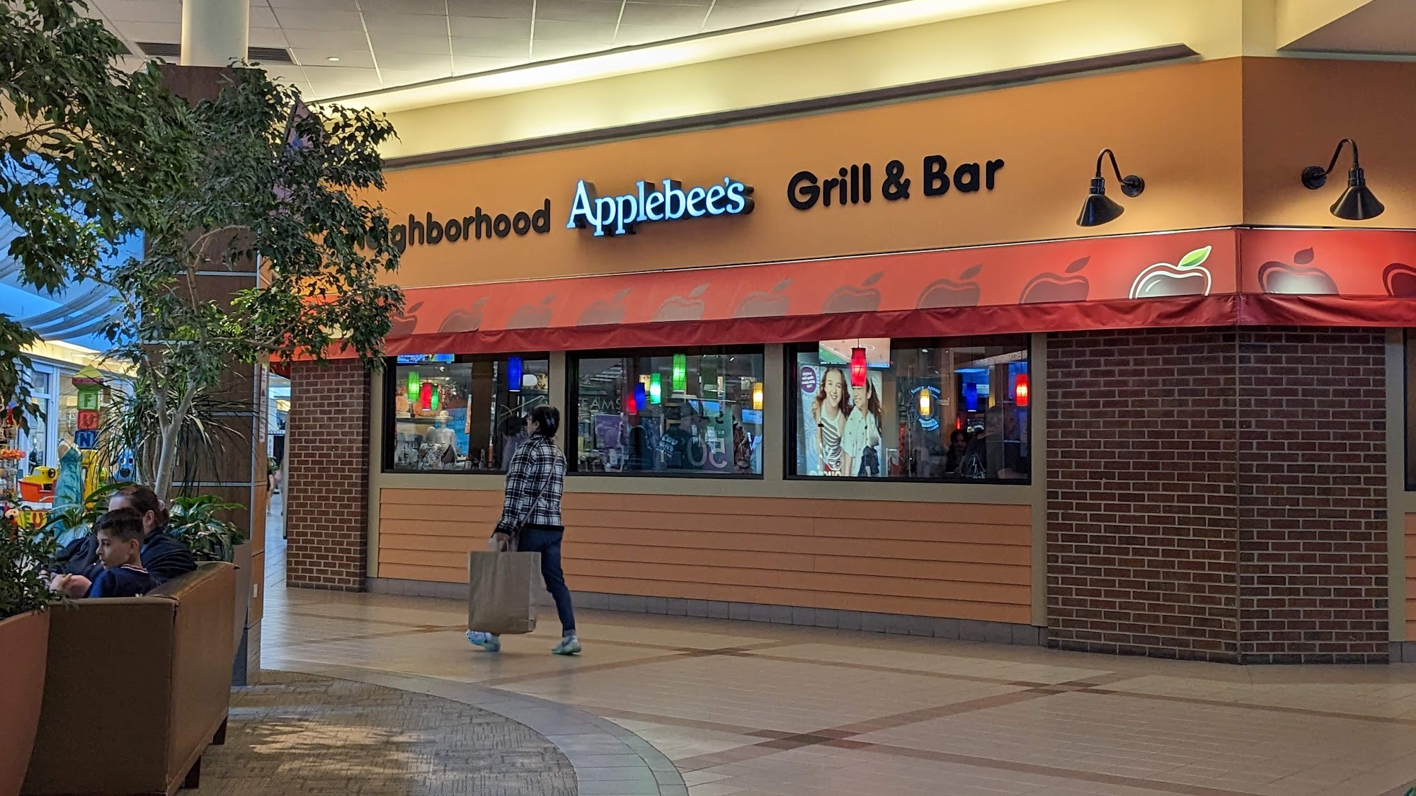 Applebee's Grill + Bar