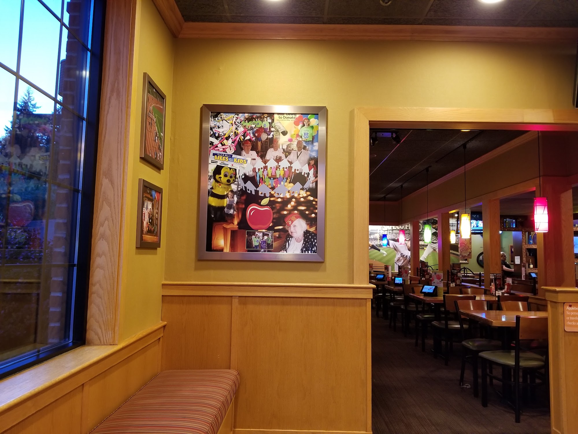 Applebee's Grill + Bar