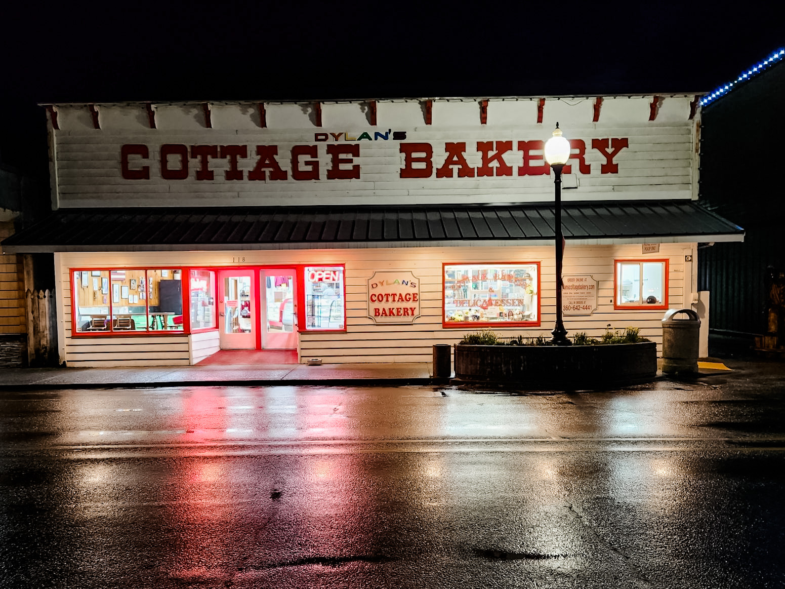 Dylan’s Cottage Bakery & Delicatessen