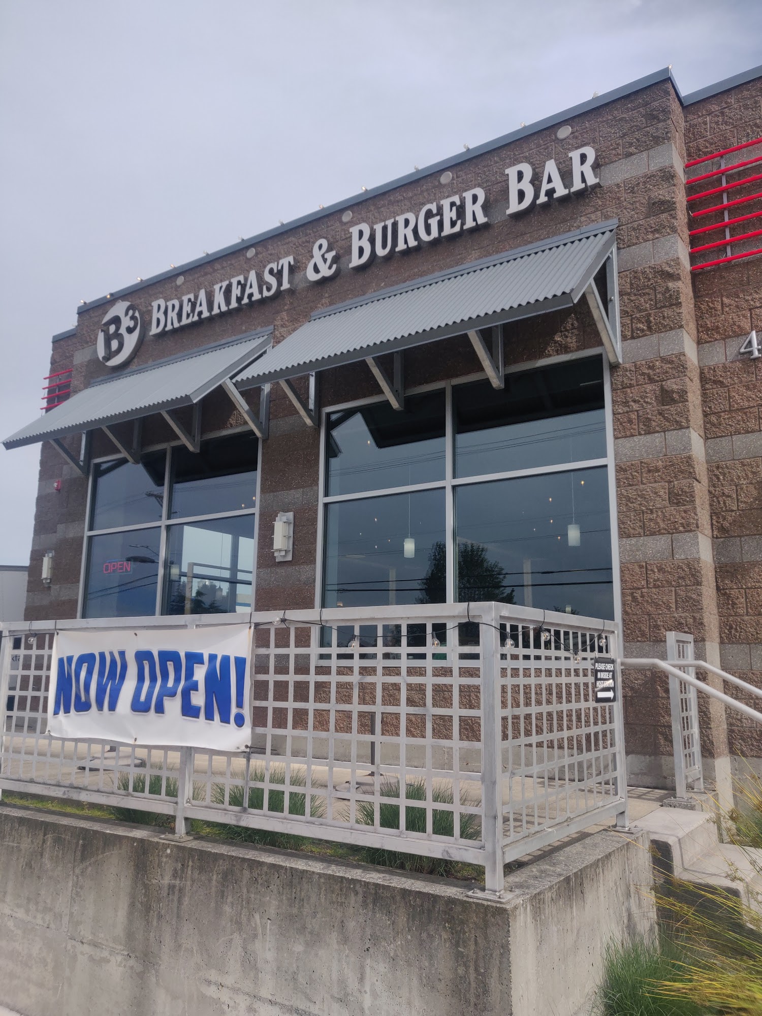 B3 Breakfast & Burger Bar