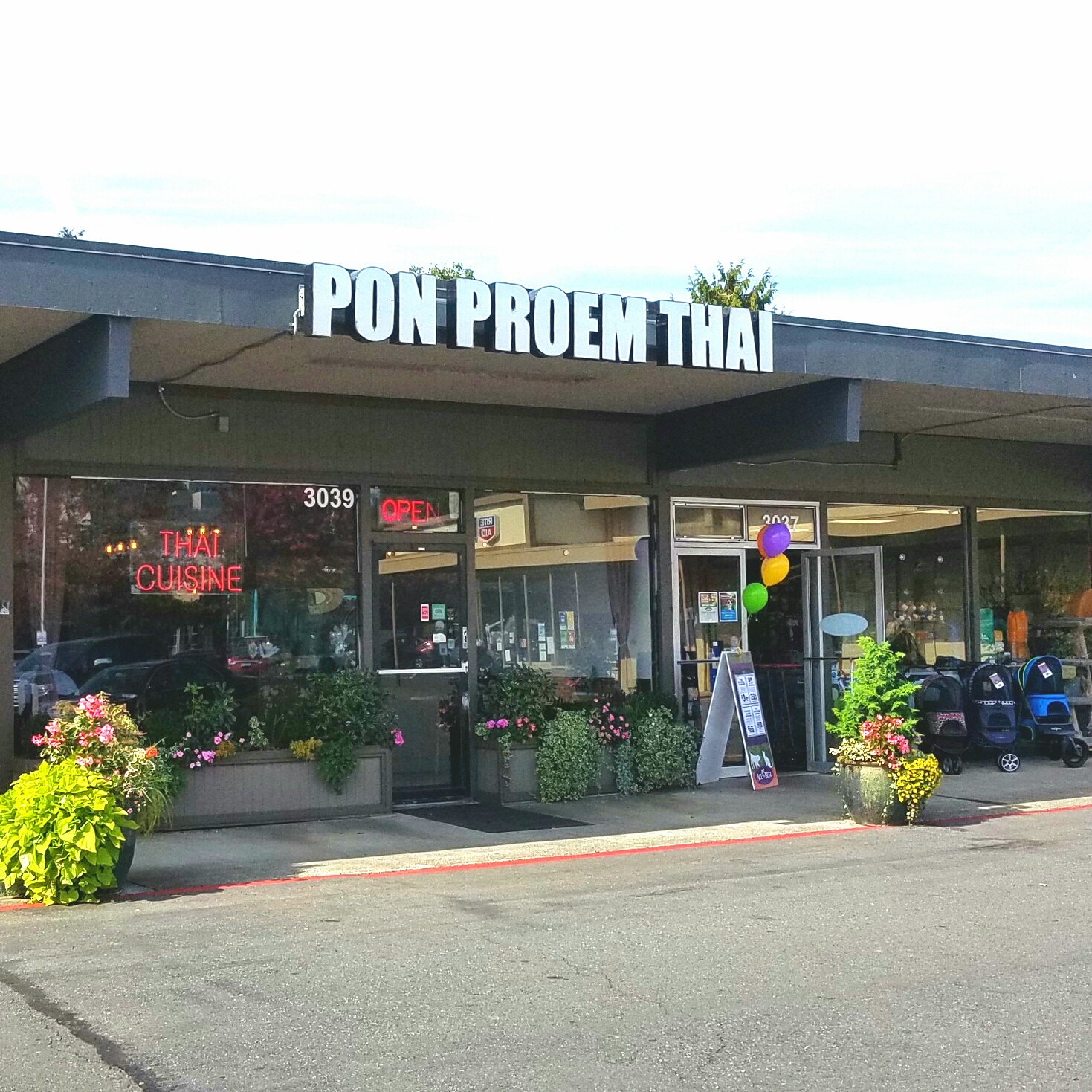 Pon Proem Thai Restaurant