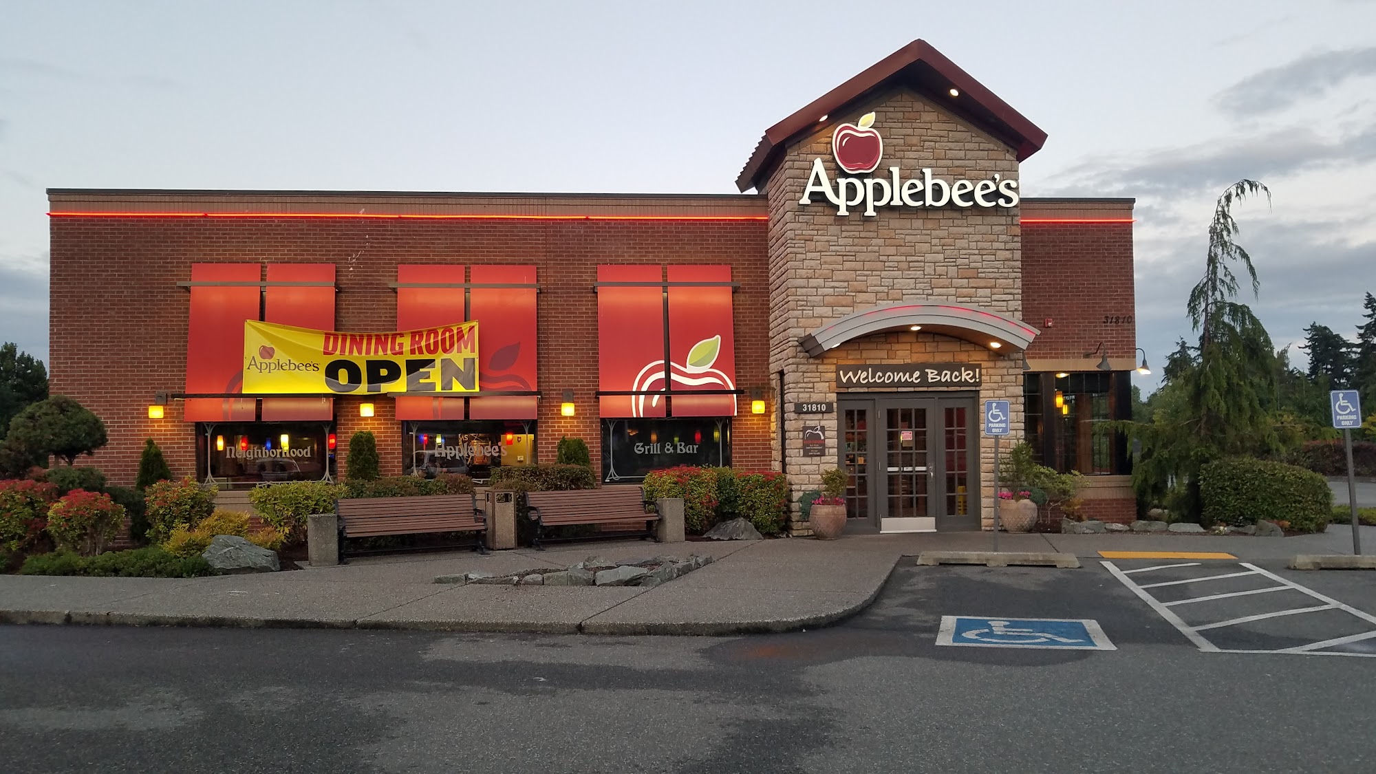 Applebee's grill + bar