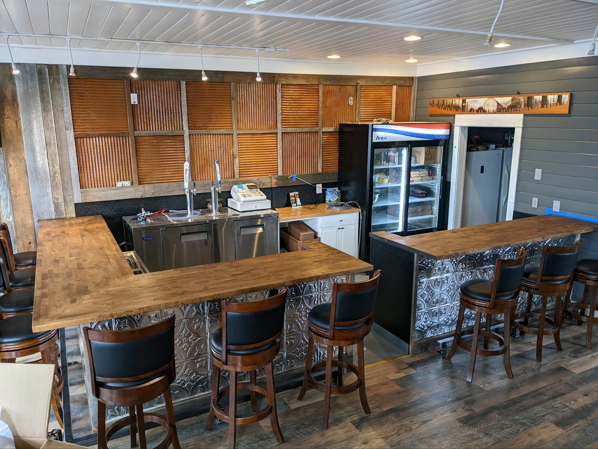 Surfhouse Pub & Cafe