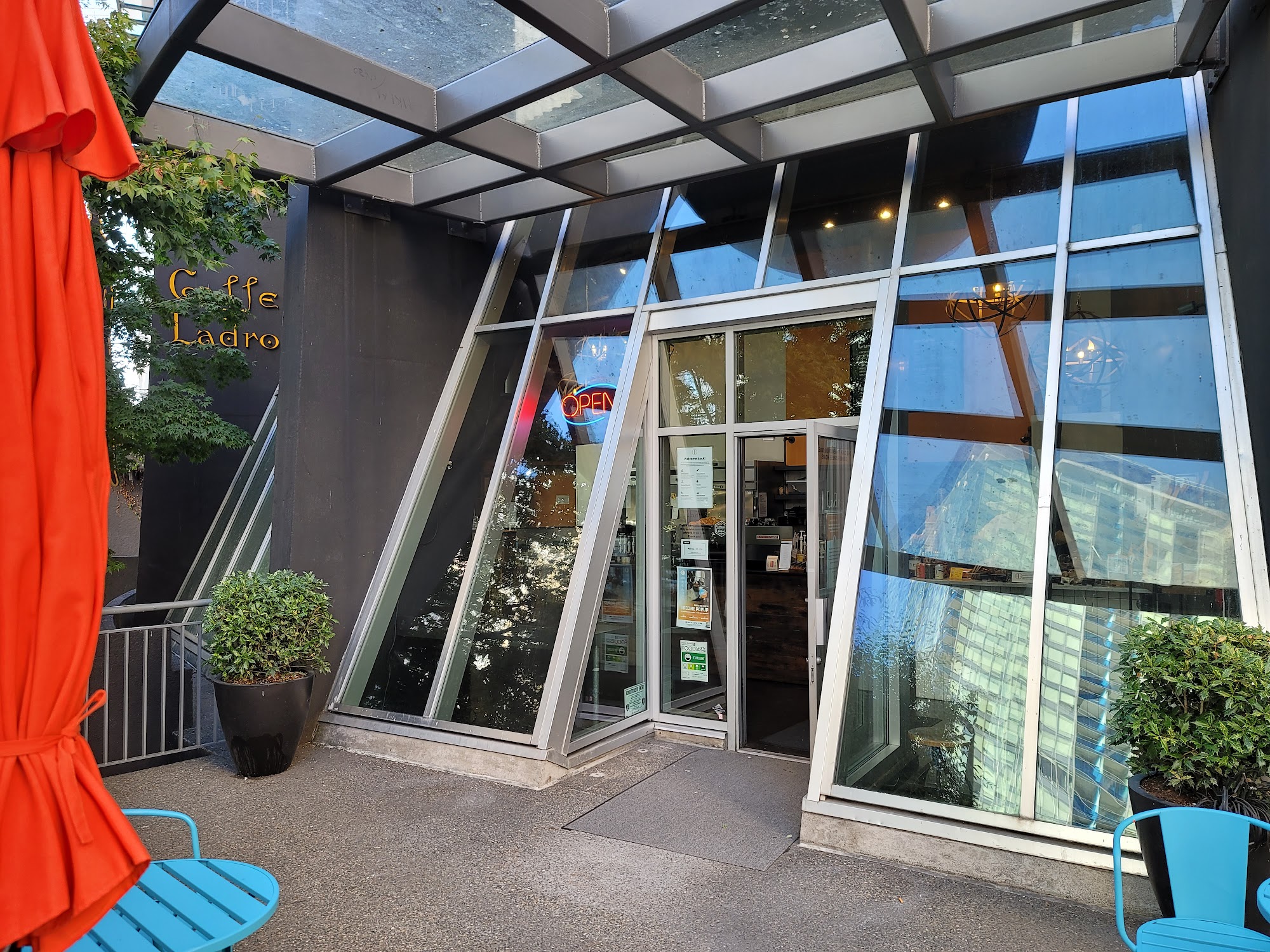 Restaurants Near Paramount Seattle - k5f4r0c