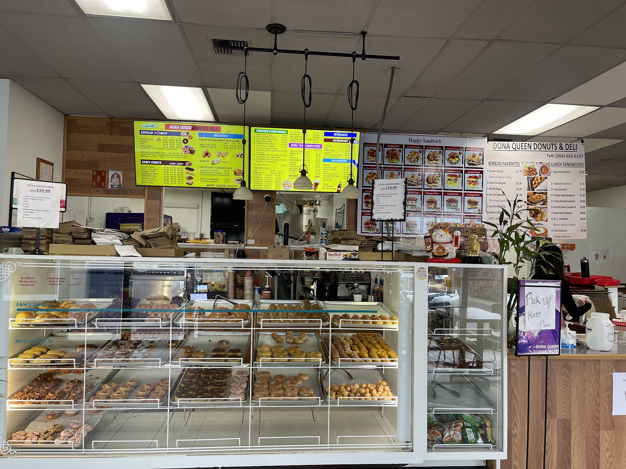 Dona Queen Donuts & Deli