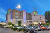 Holiday Inn Express & Suites