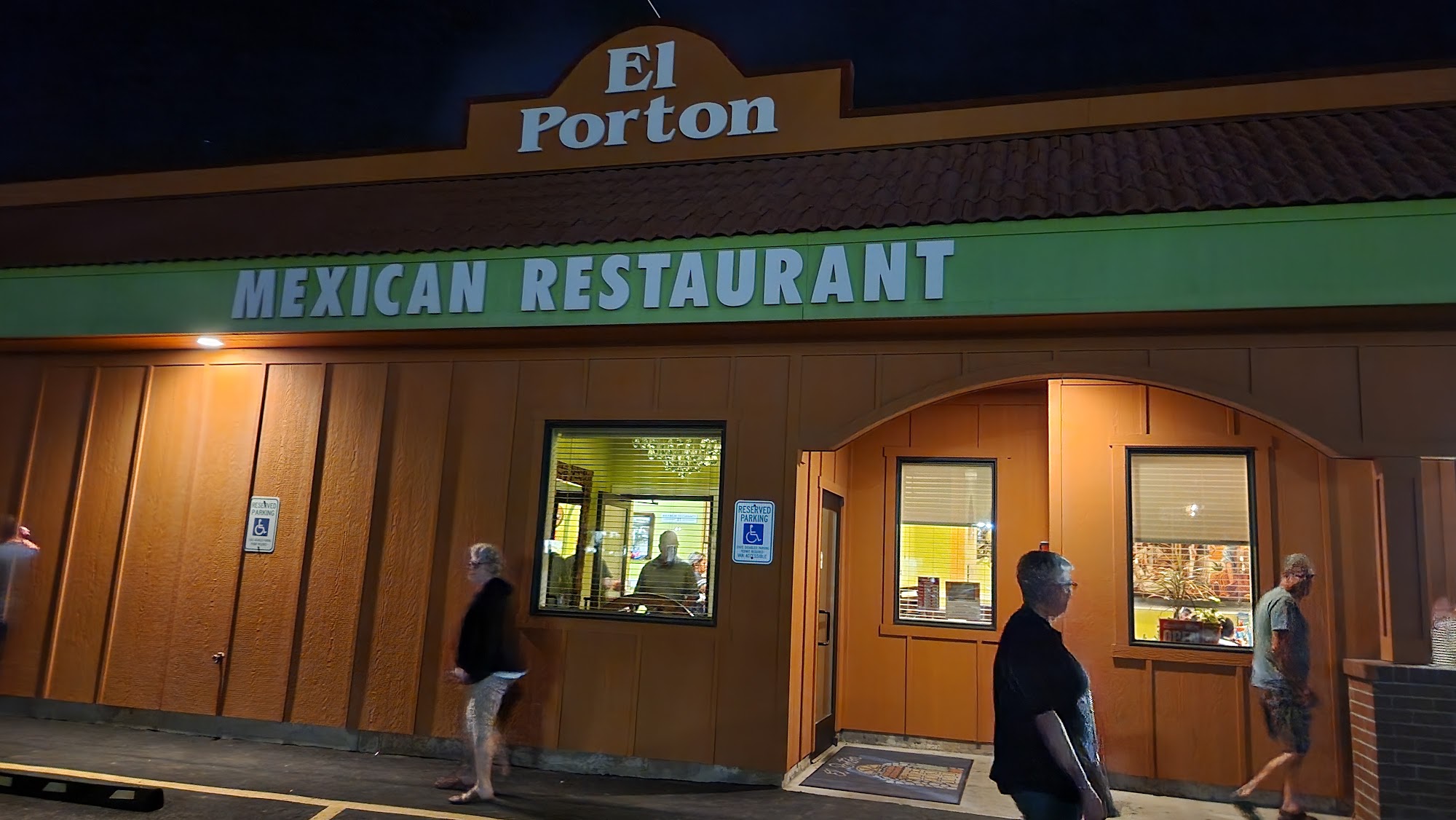 El Porton Restaurant