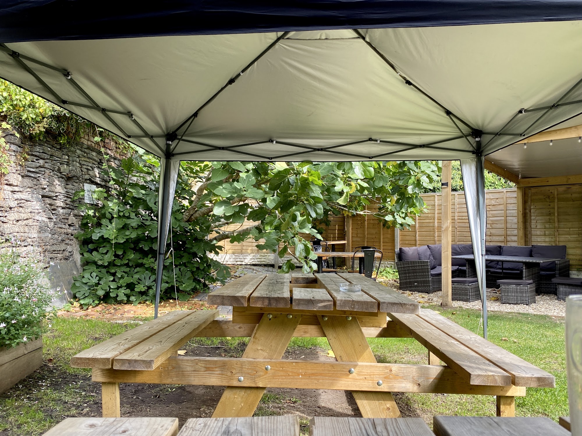 The copper pot 50 Pendre, Cardigan