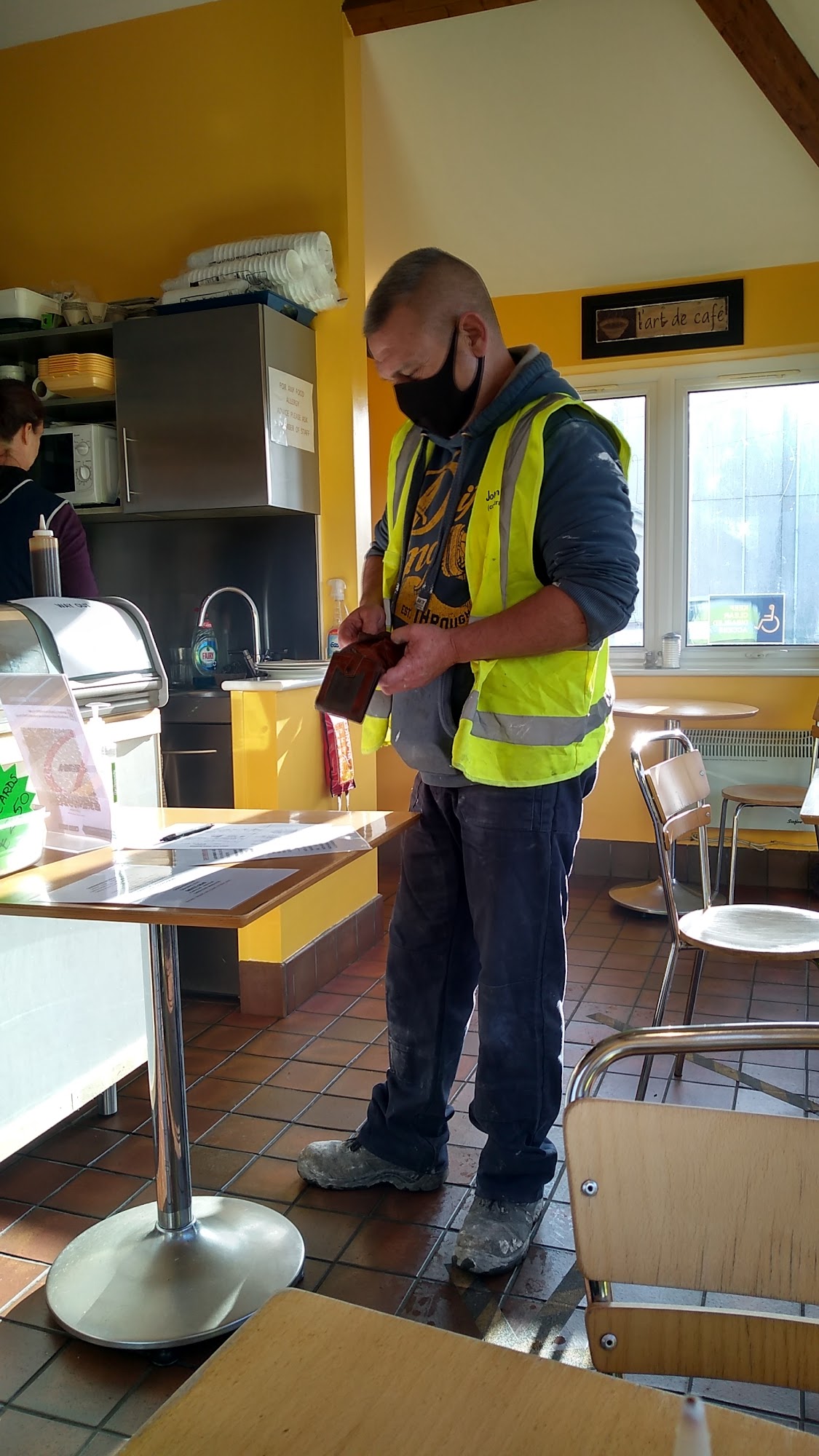 Caffir pentre 12A Heol Y Meinciau, Pontyates, Llanelli