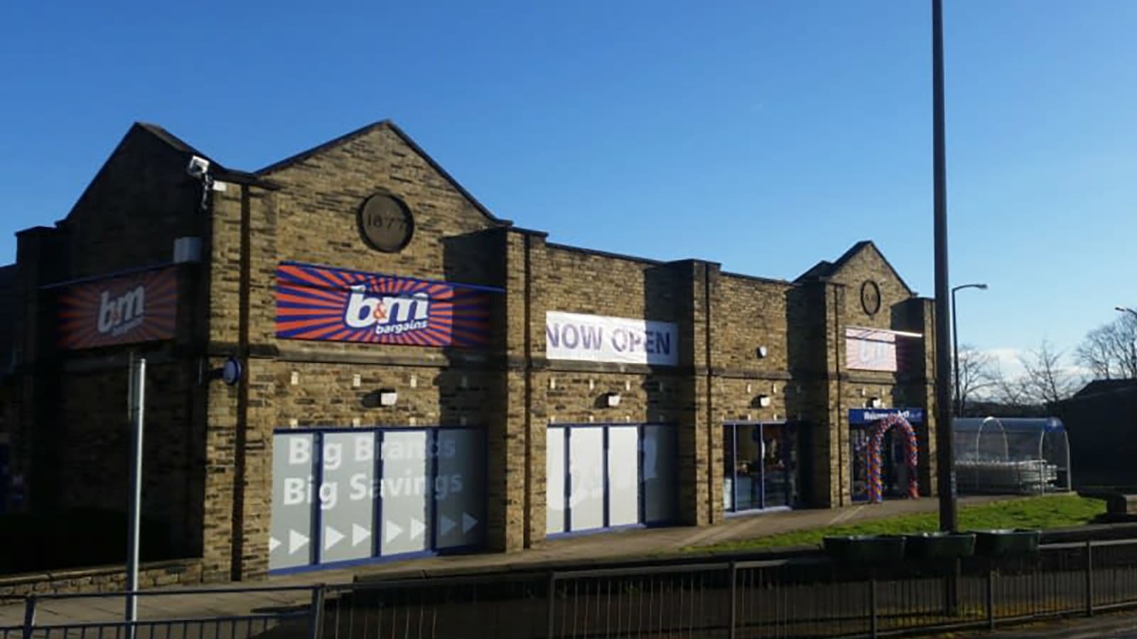 B&M Store