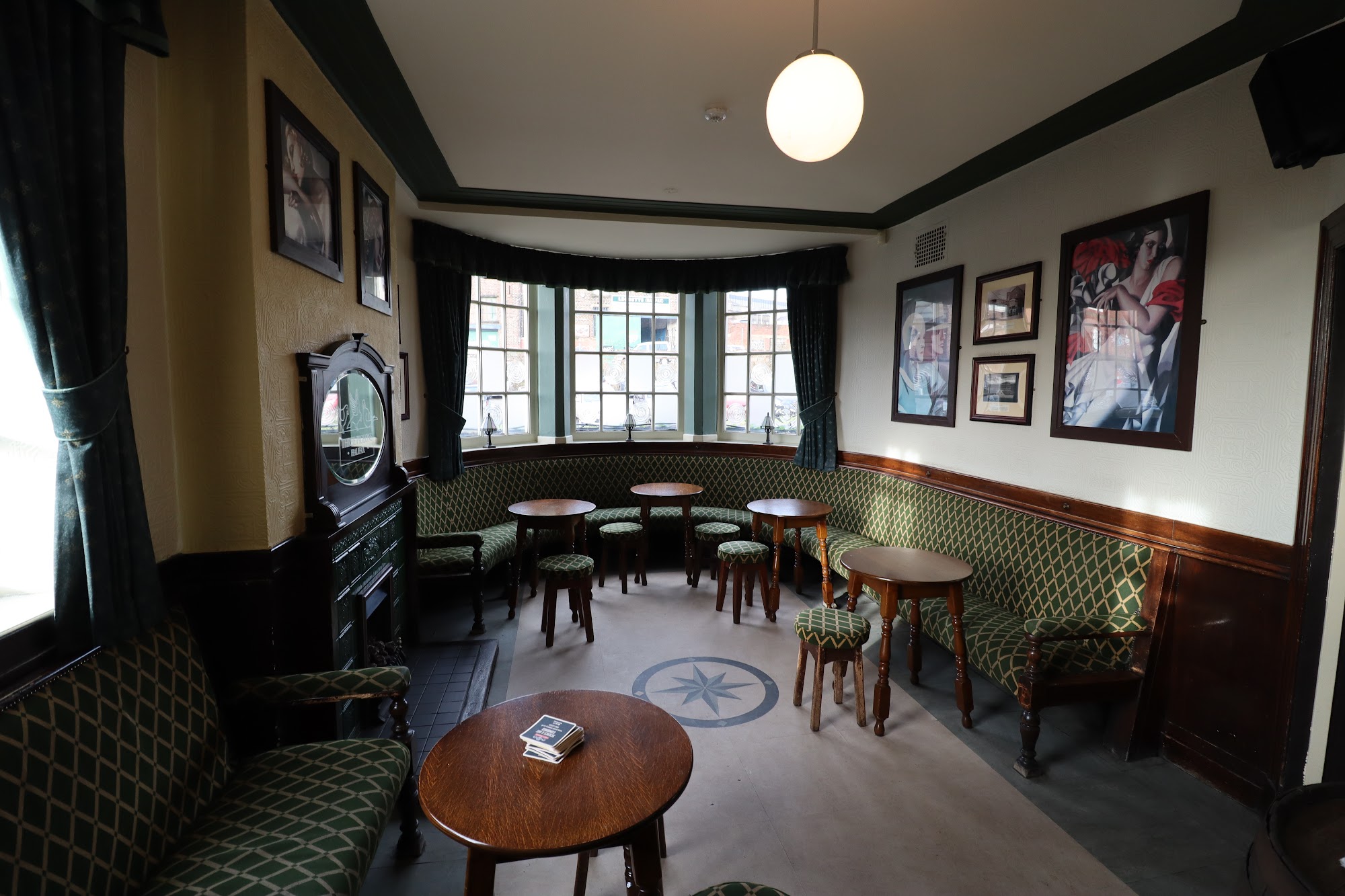THE THREE PIGEONS ALE HOUSE 1 Sun Fold, Halifax