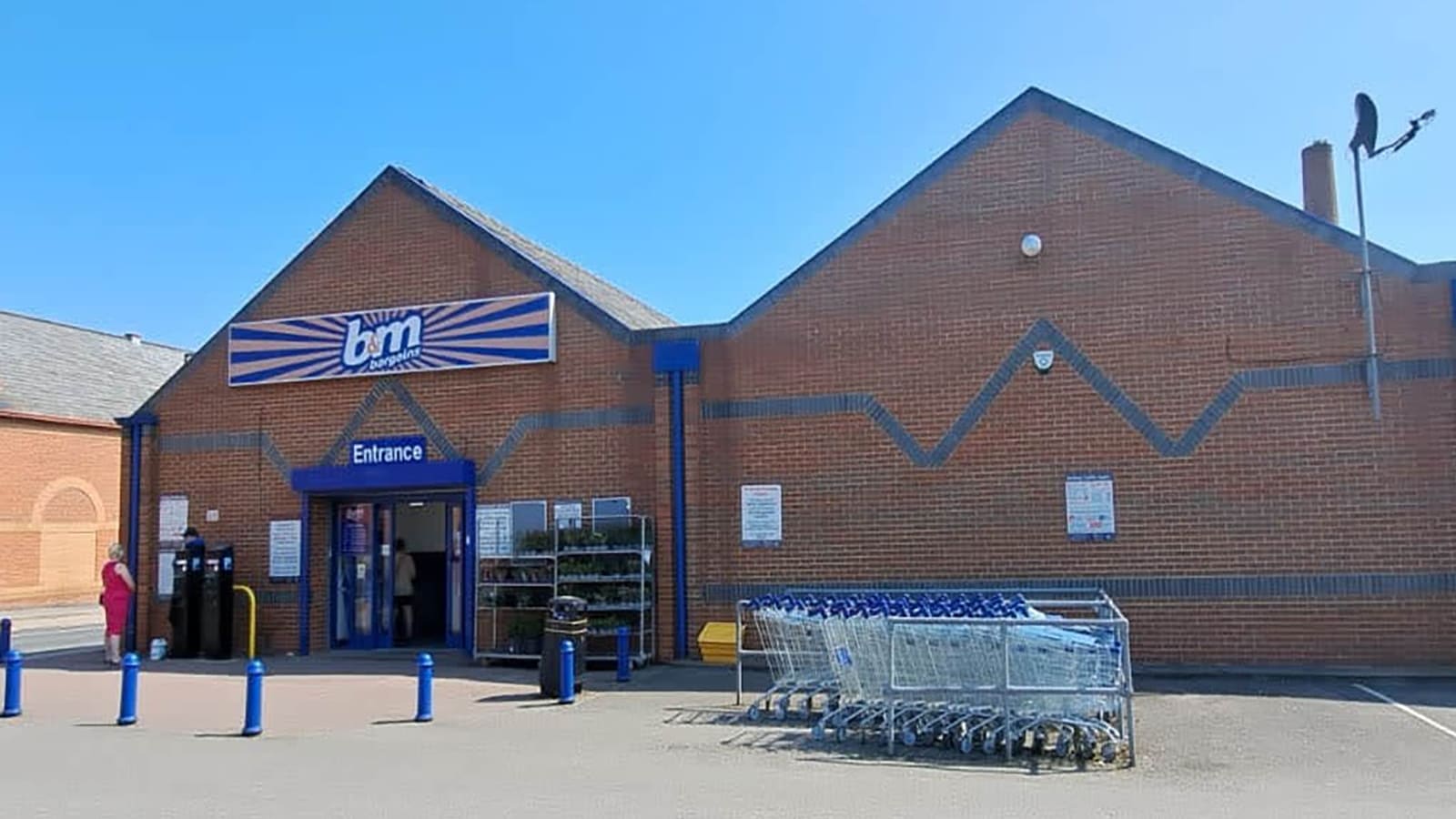 B&M Store