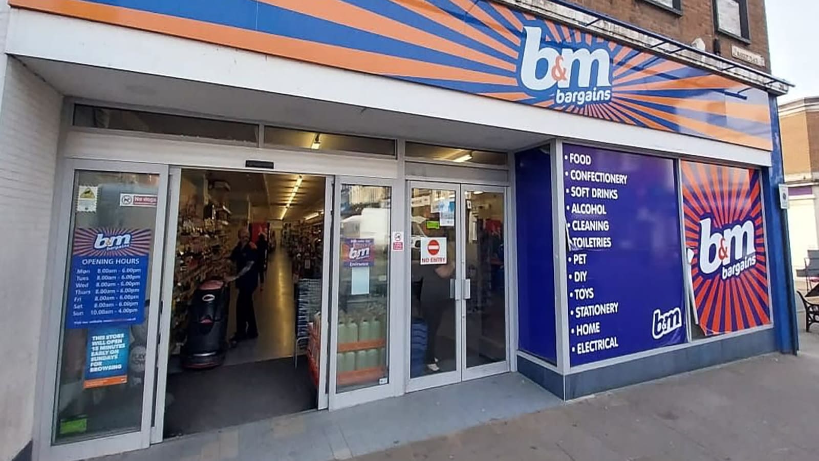 B&M Store