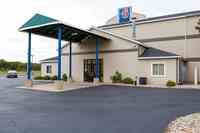 Motel 6 Baraboo, WI - Lake Delton