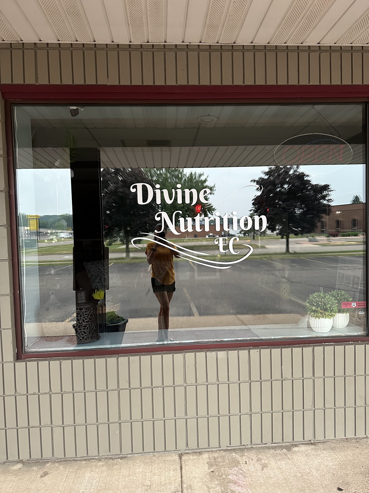 Divine Nutrition EC