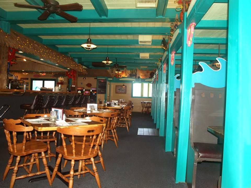 Salty's Seafood & Spirits