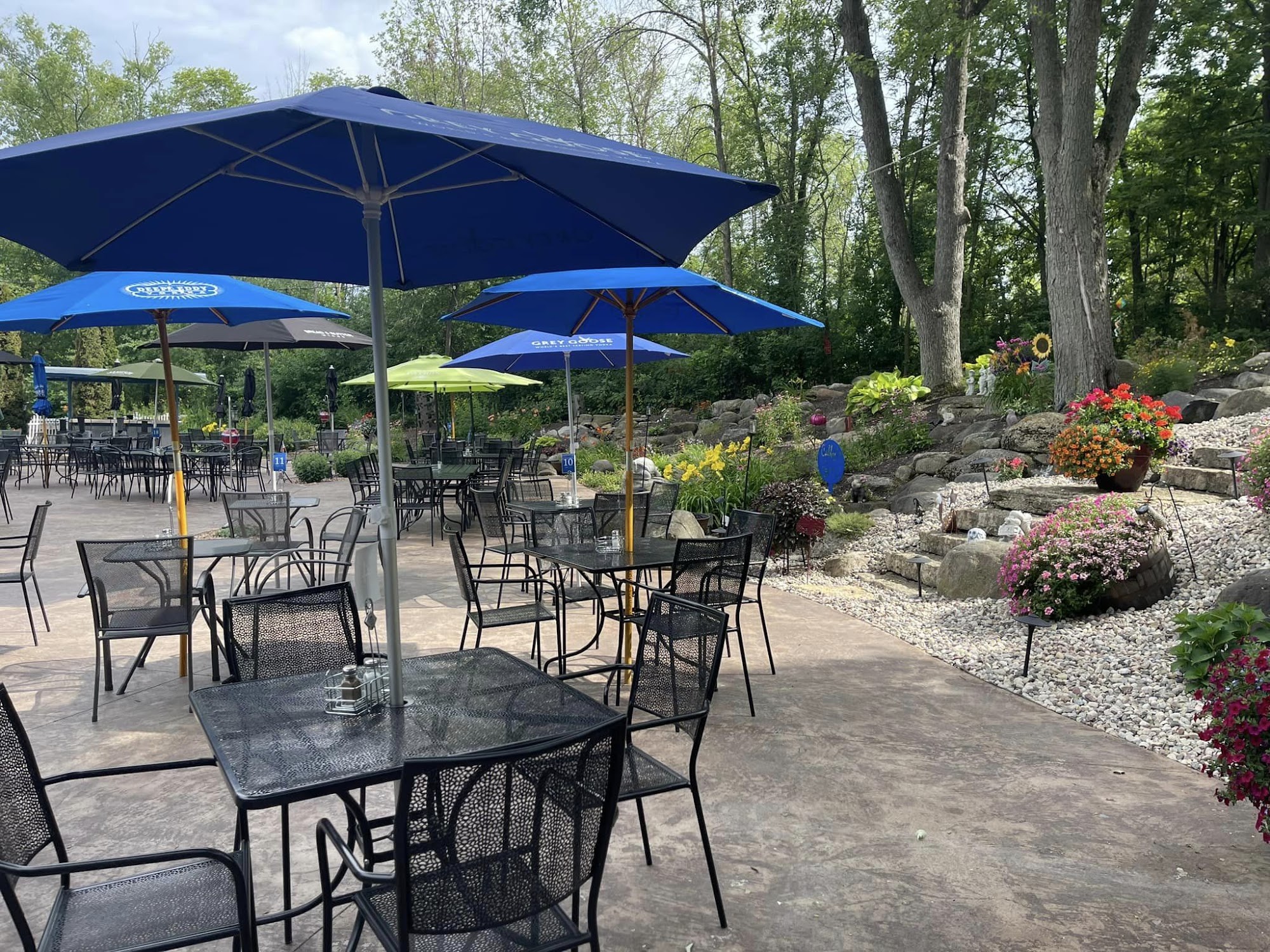 Cabby's Grill & Patio