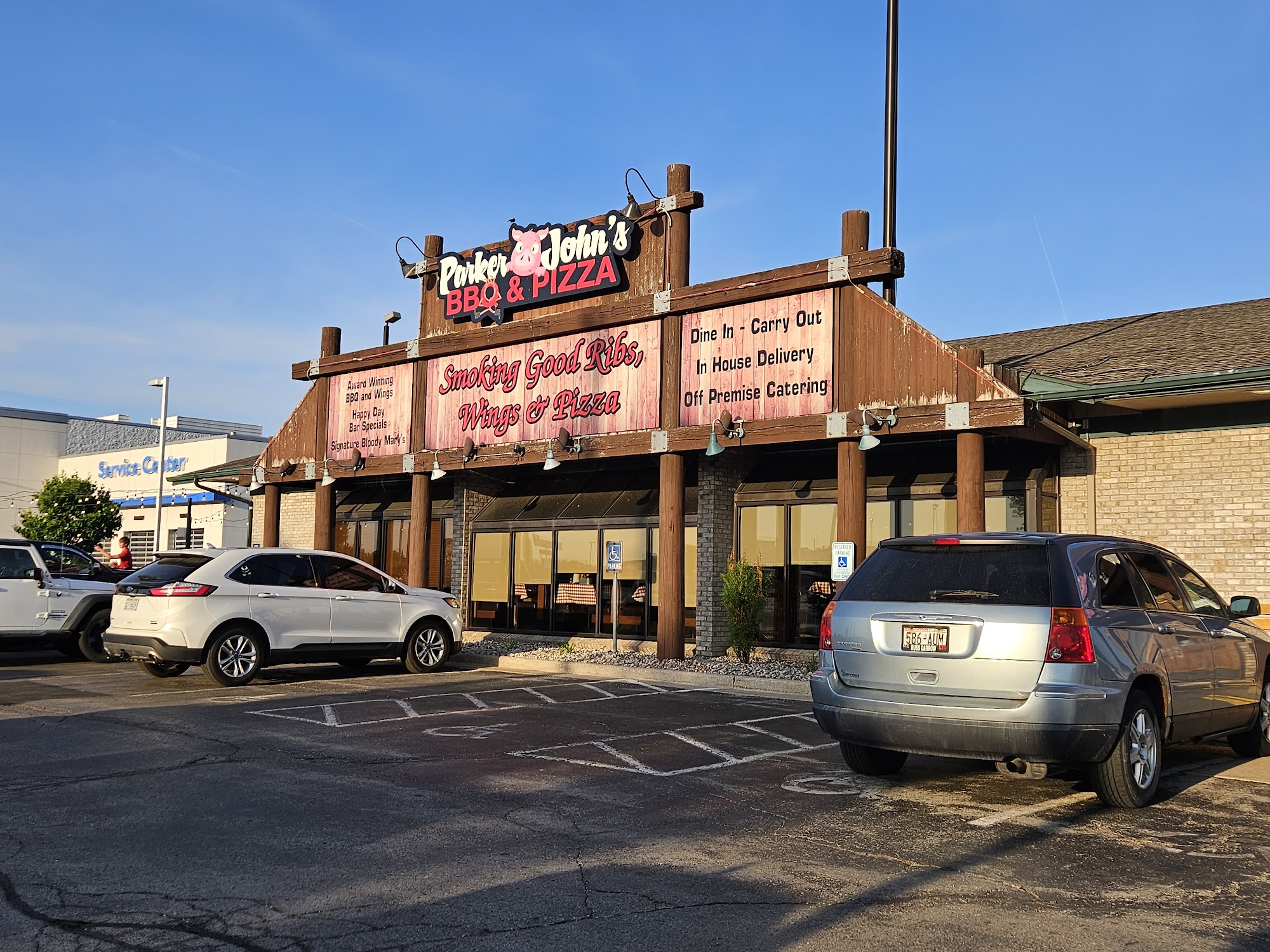 Green Bay - Parker John's BBQ & Pizza