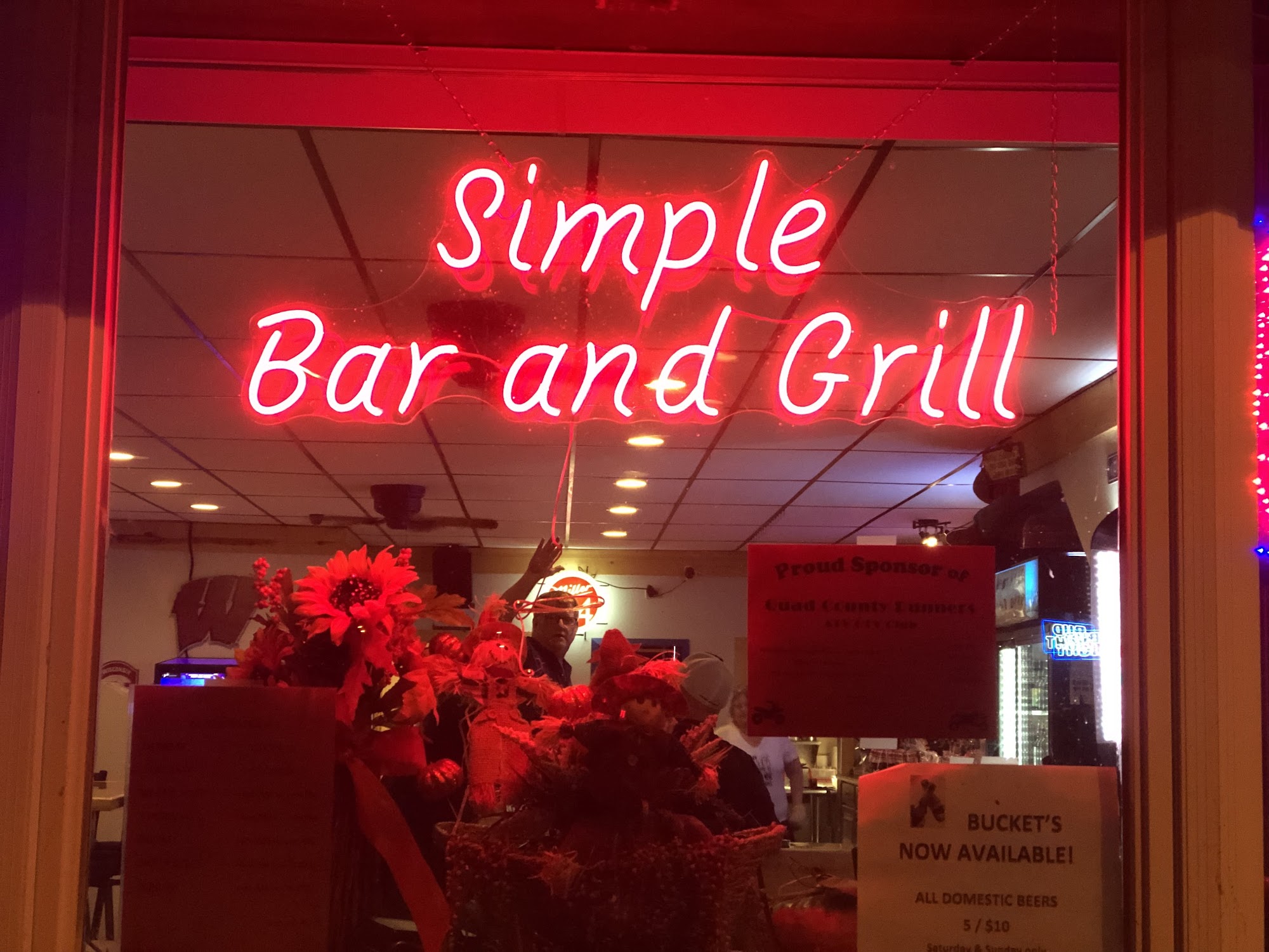 Simple bar and grill