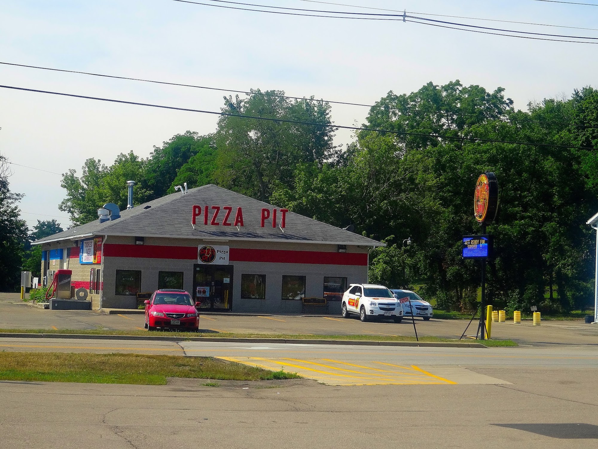 Pizza Pit - Lake Mills