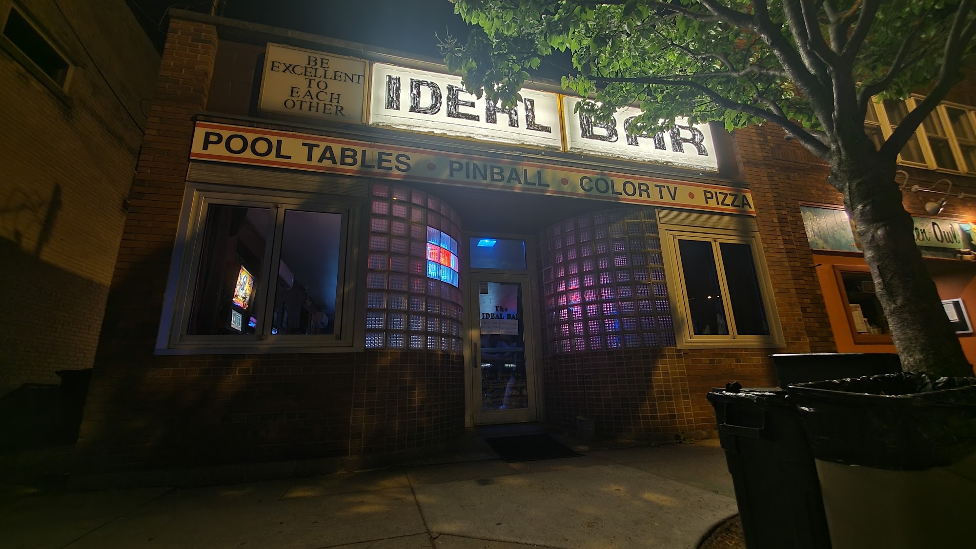 Ideal Bar