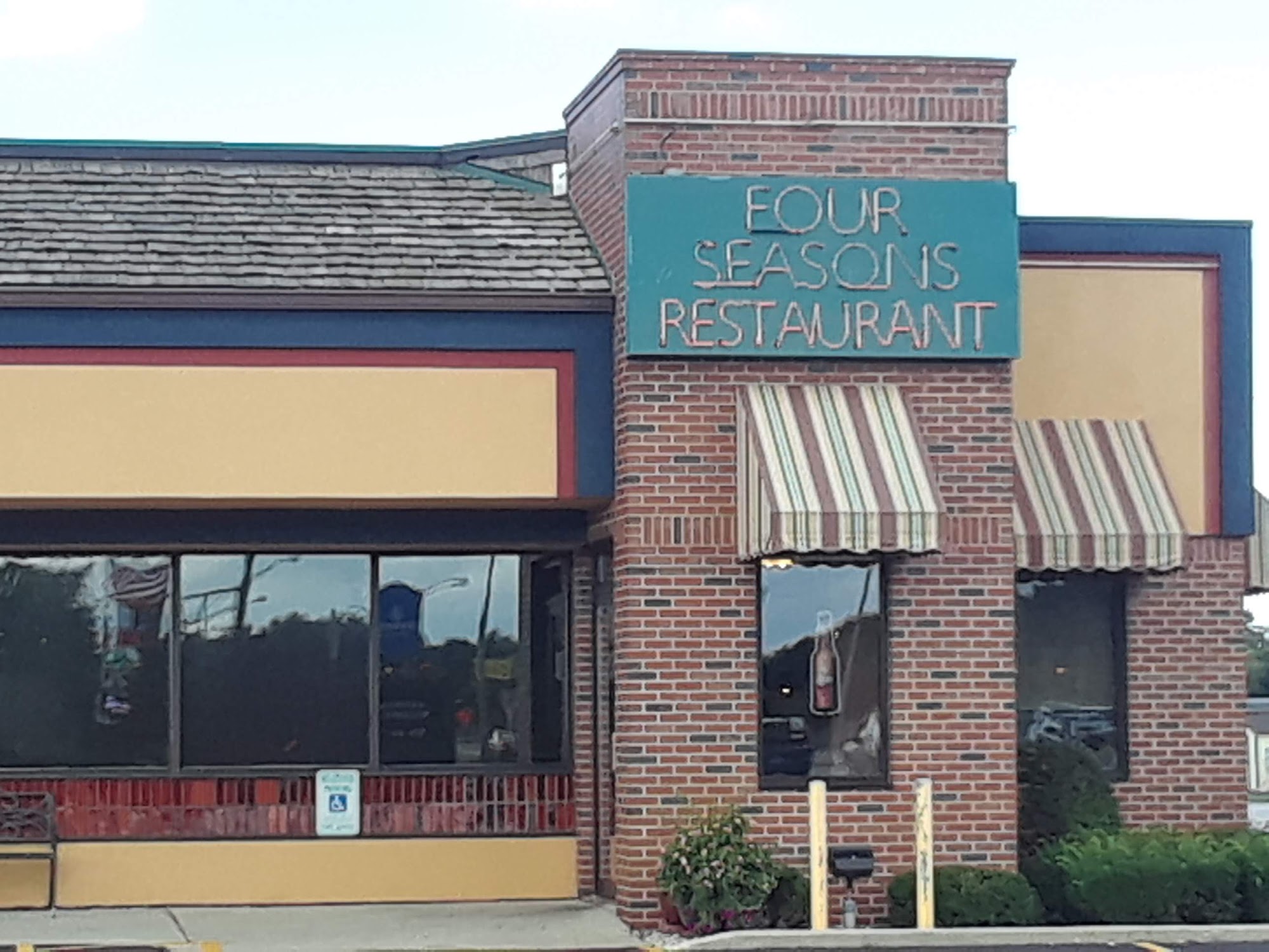 Four Seasons Family Restaurant