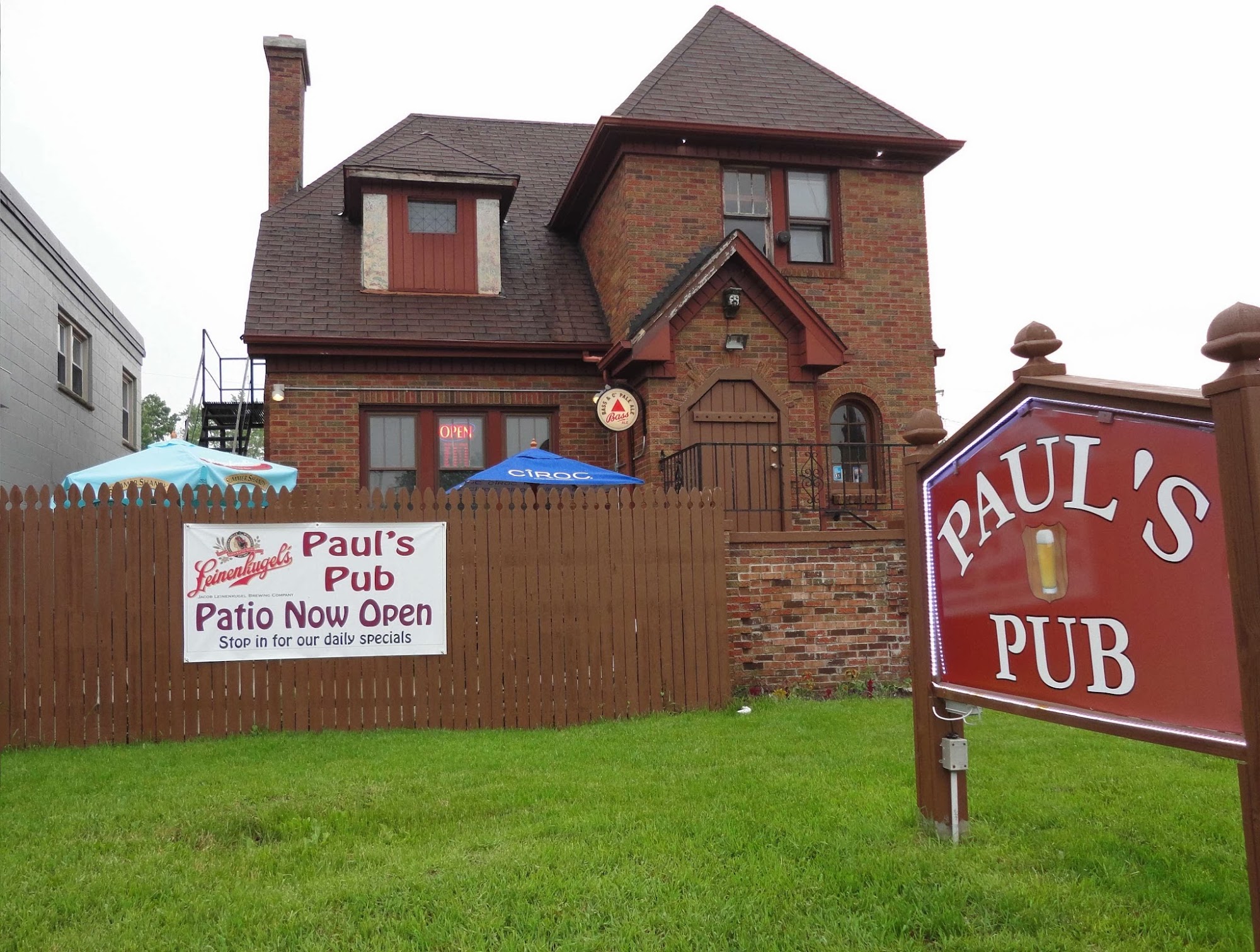 Paul's Pub Racine