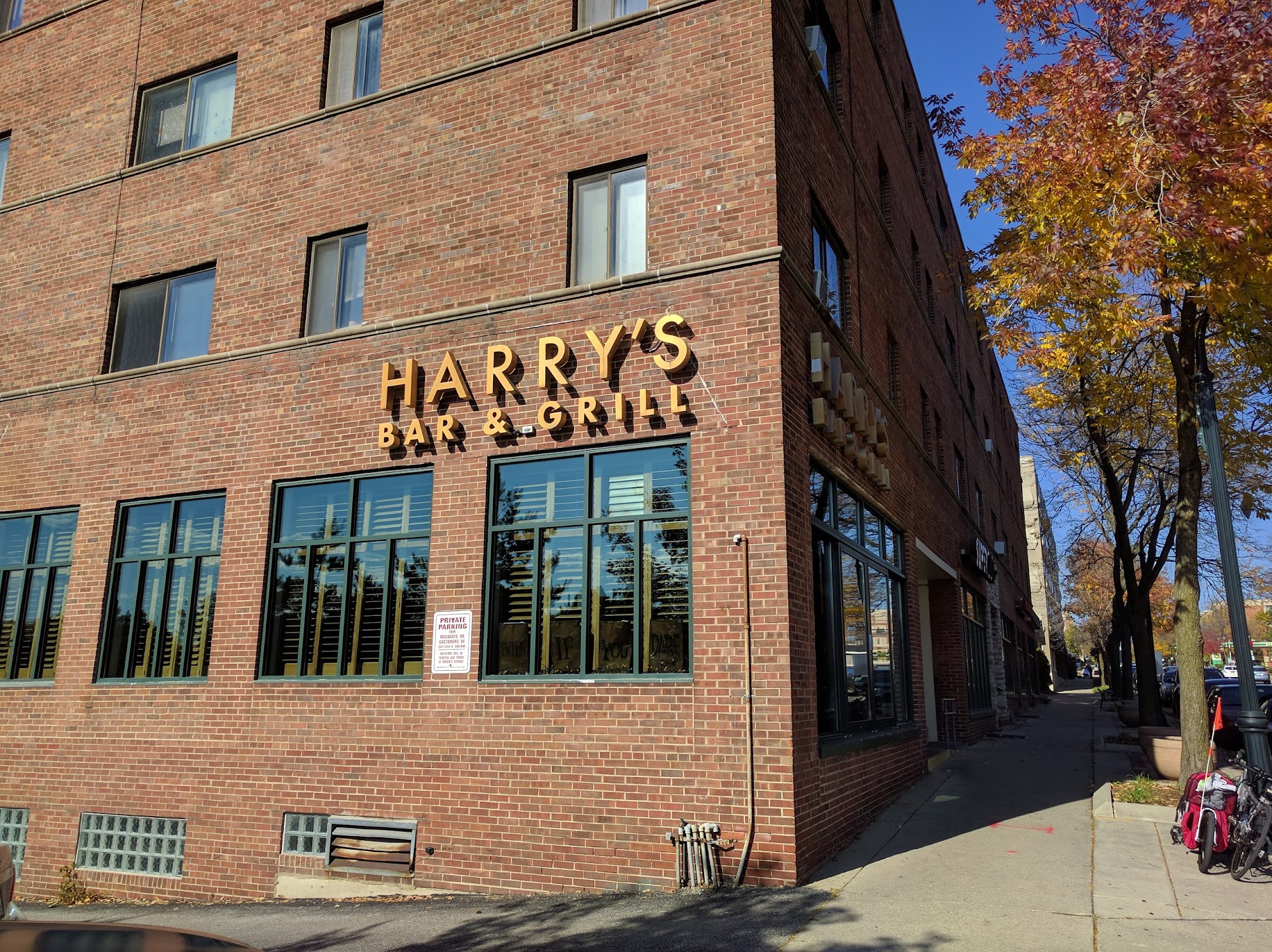 Harry's Bar and Grill