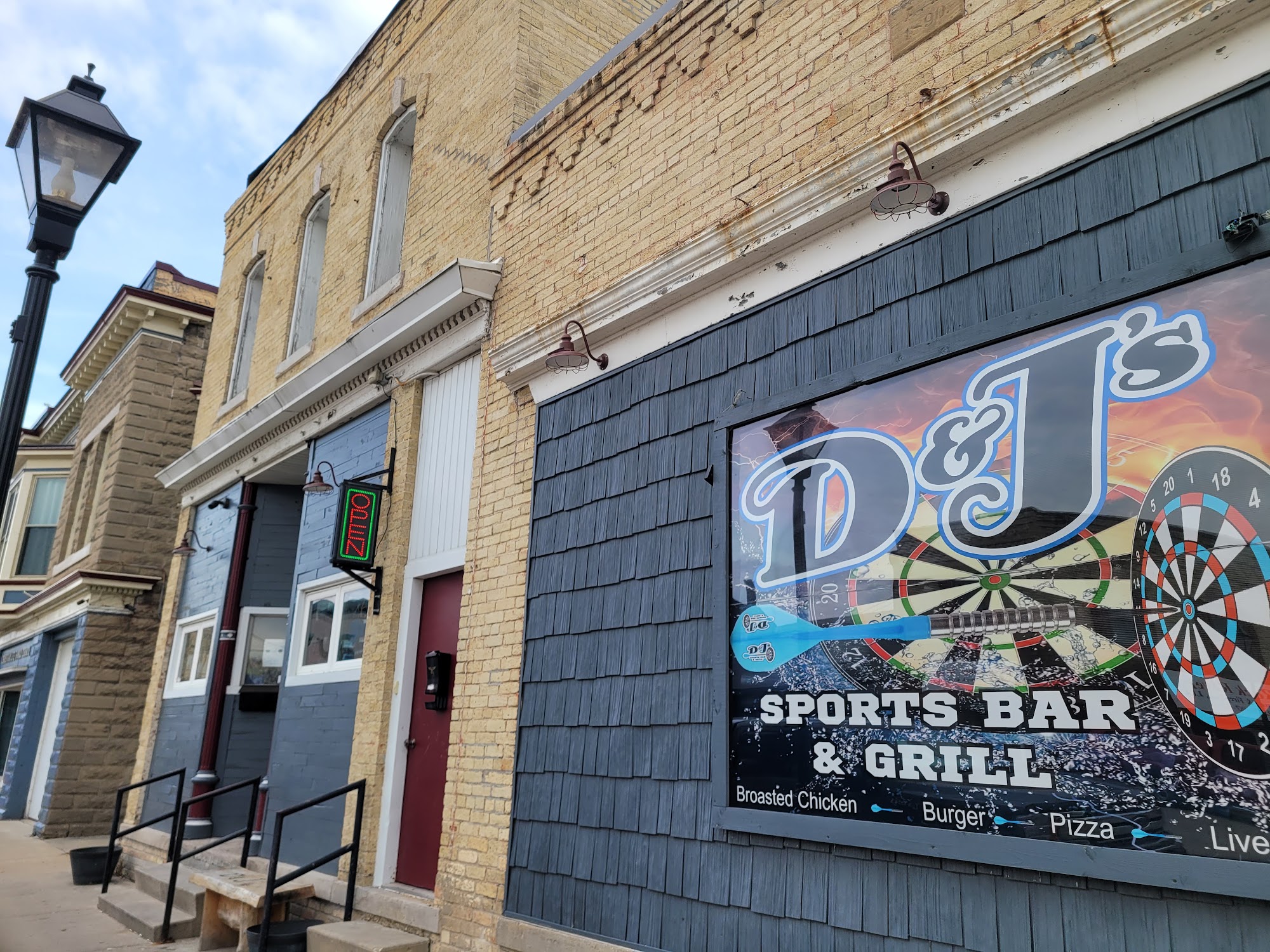 D & J Sports Bar and Grill