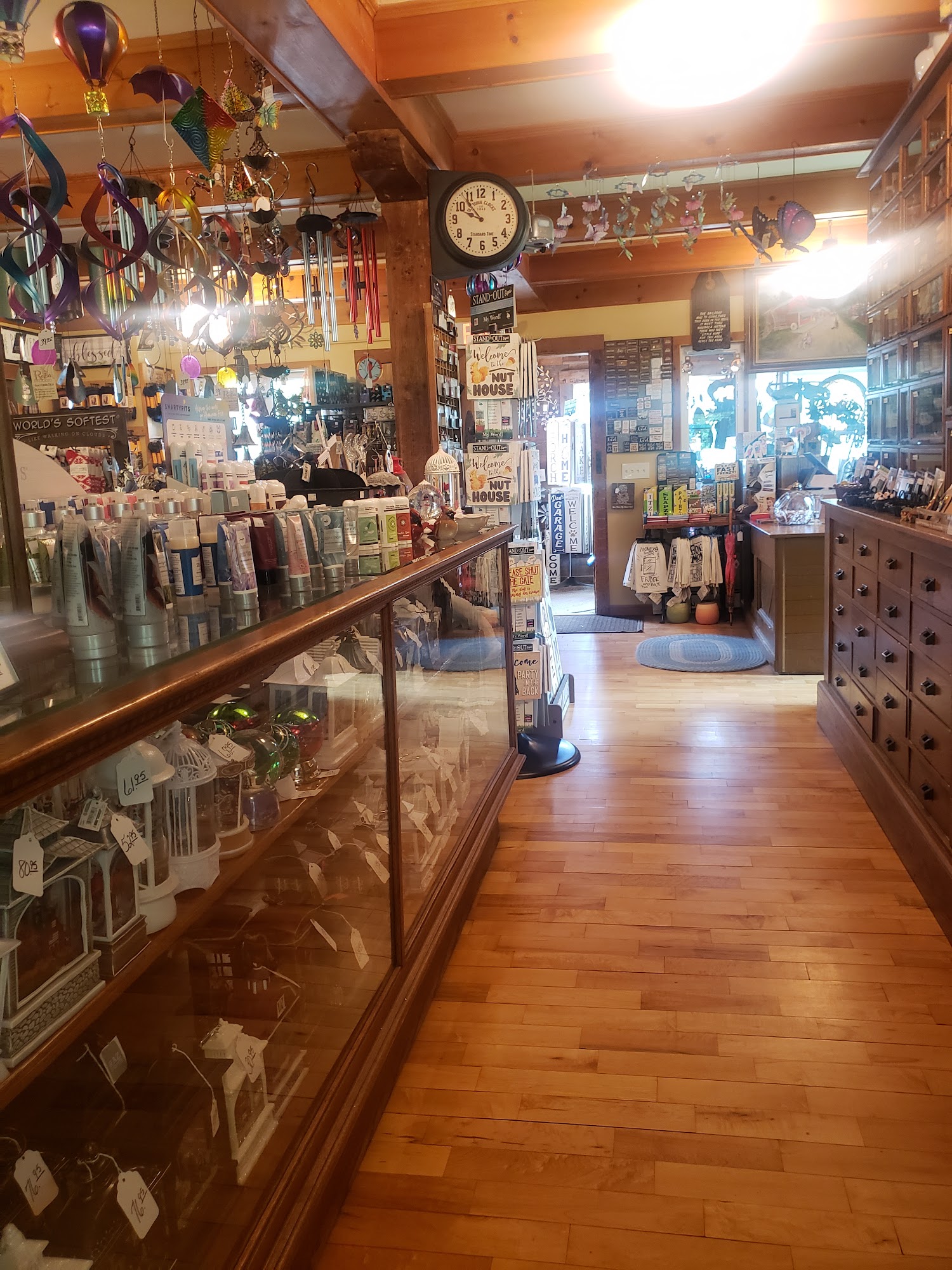 Red Mill Gift Shop, Coffee Shop, Ice Cream Parlor & Wedding Chapel