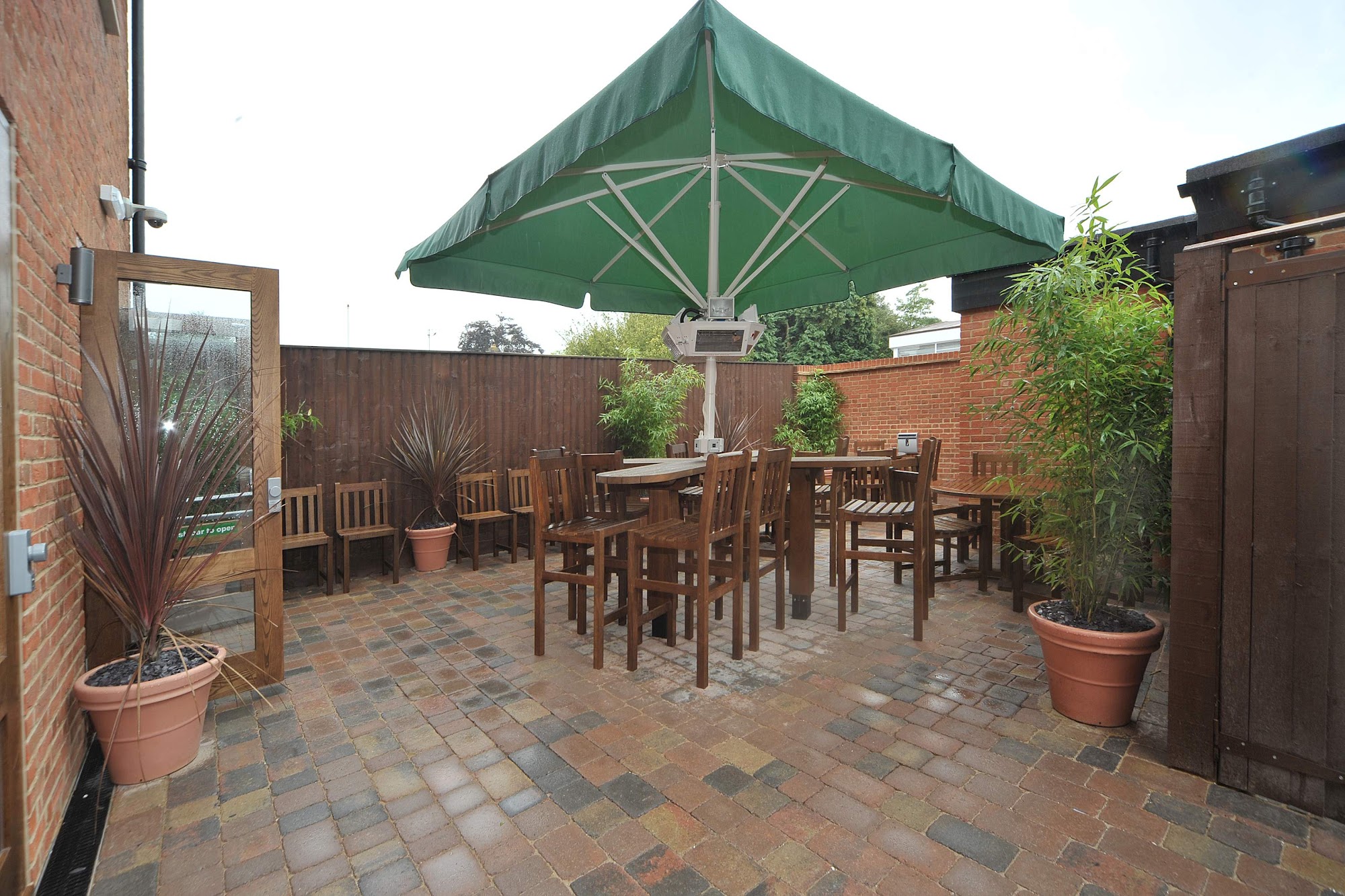 The Silk Mercer - JD Wetherspoon St.John's St, Devizes