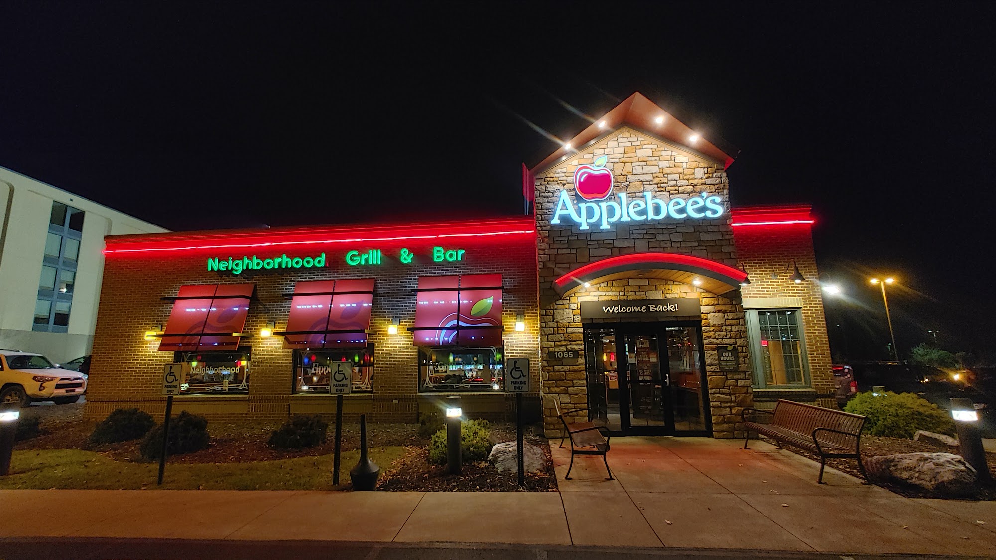 Applebee's Grill + Bar